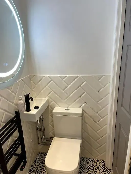 Private Access Double Ensuite Room - Ground Floor Catford