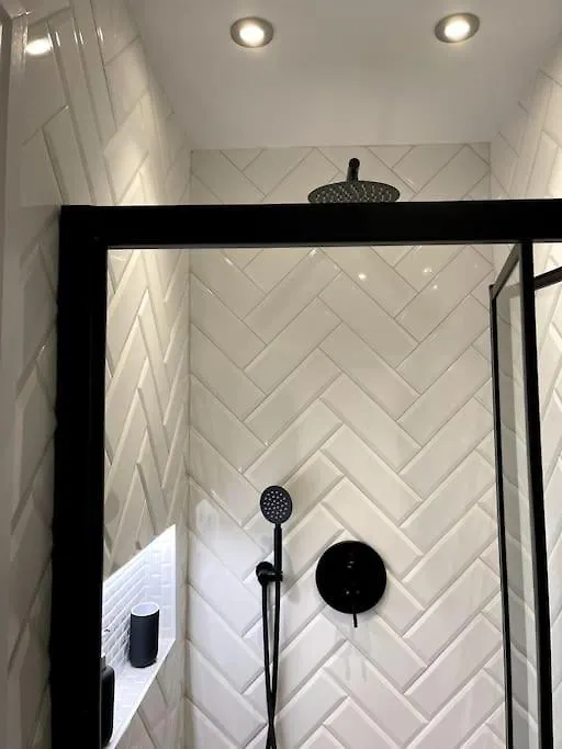 Affittacamere Private Access Double Ensuite Room - Ground Floor Catford