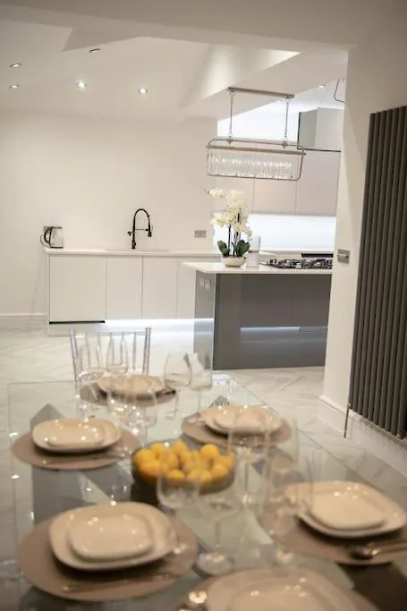 Private Access Double Ensuite Room - Ground Floor Catford Affittacamere